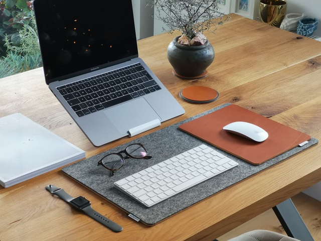 Red Mouse Mat